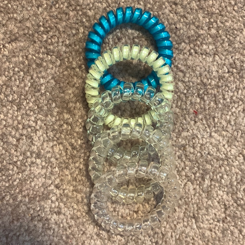 5 hair ties